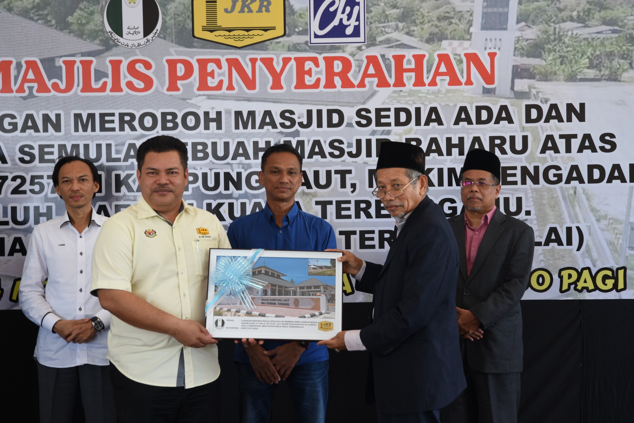 Serahan Masjid Kg Laut 1