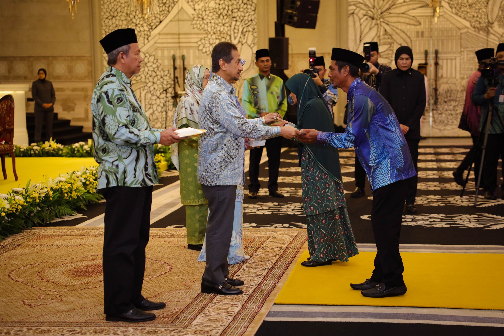 MAJLIS JAMUAN KDYMM SULTAN TERENGGANU BERSAMA WARGA ISTIMEWA DAN FAKIR MISKIN